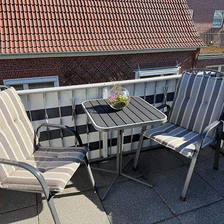 Hotel Peters Neuharlingersiel Extérieur photo