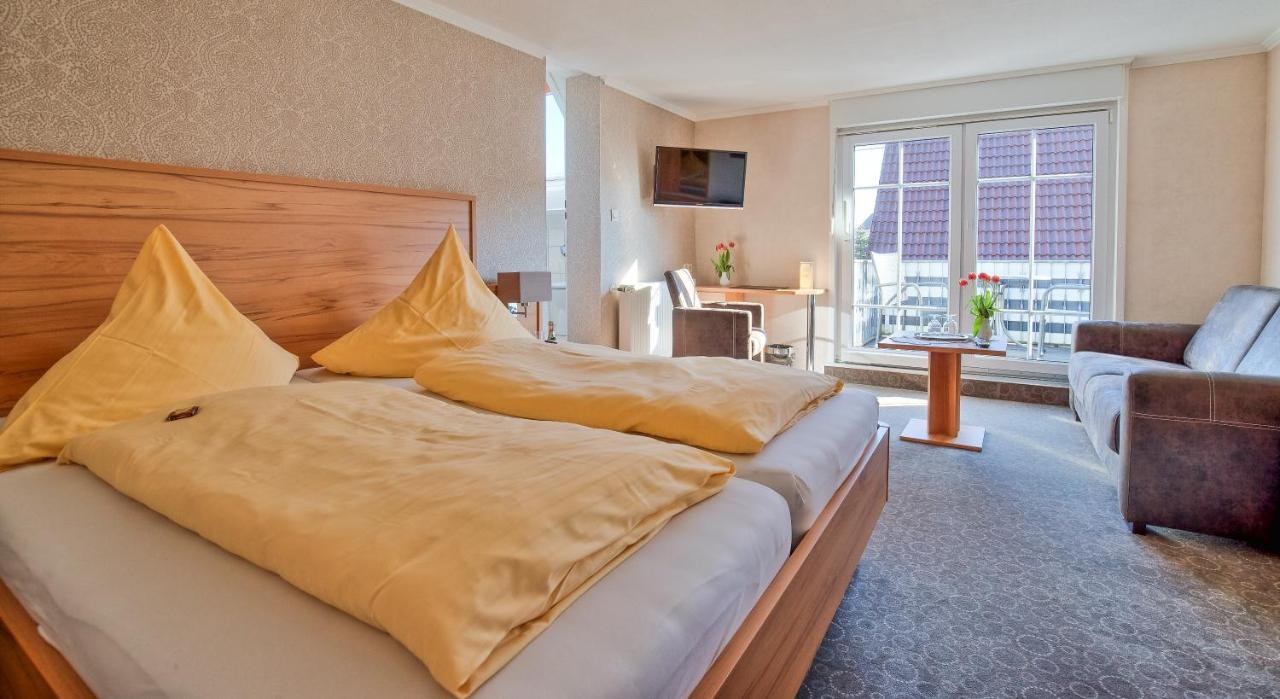 Hotel Peters Neuharlingersiel Extérieur photo