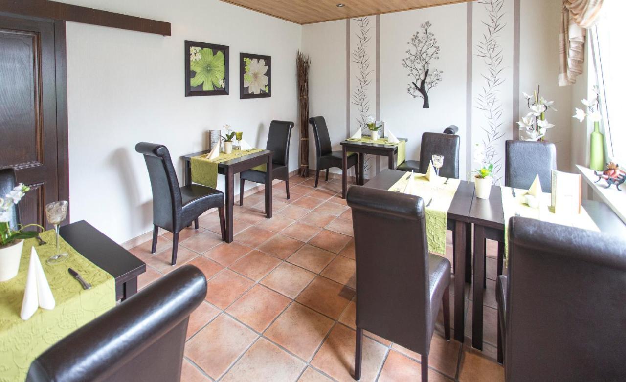 Hotel Peters Neuharlingersiel Extérieur photo