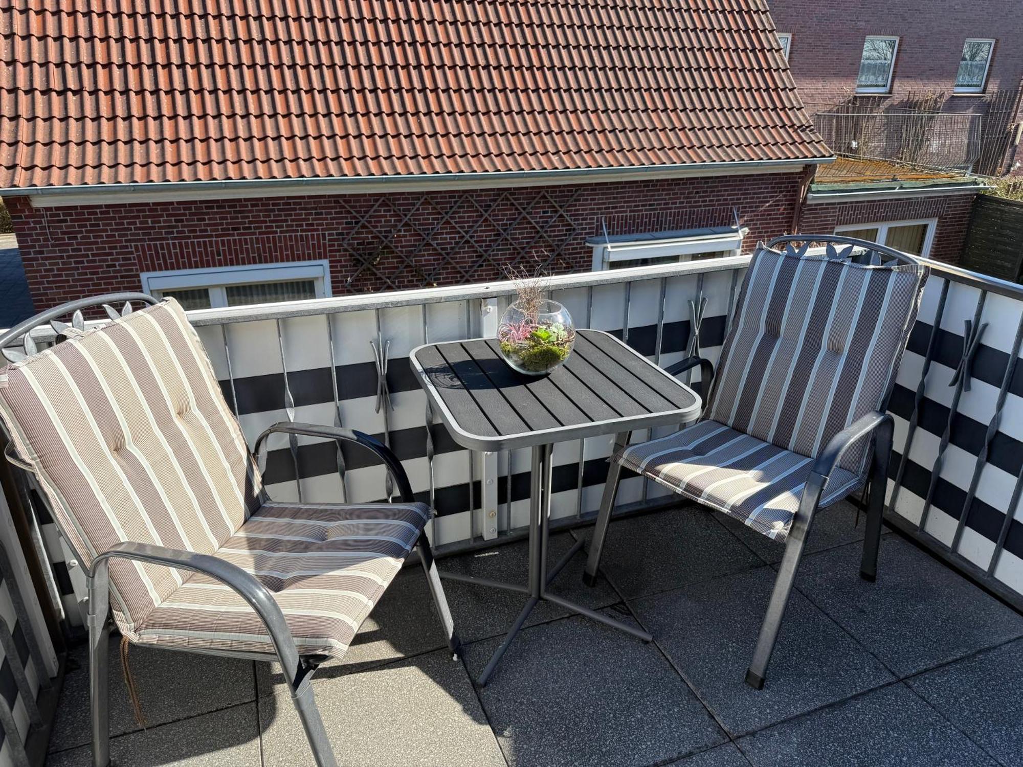 Hotel Peters Neuharlingersiel Extérieur photo