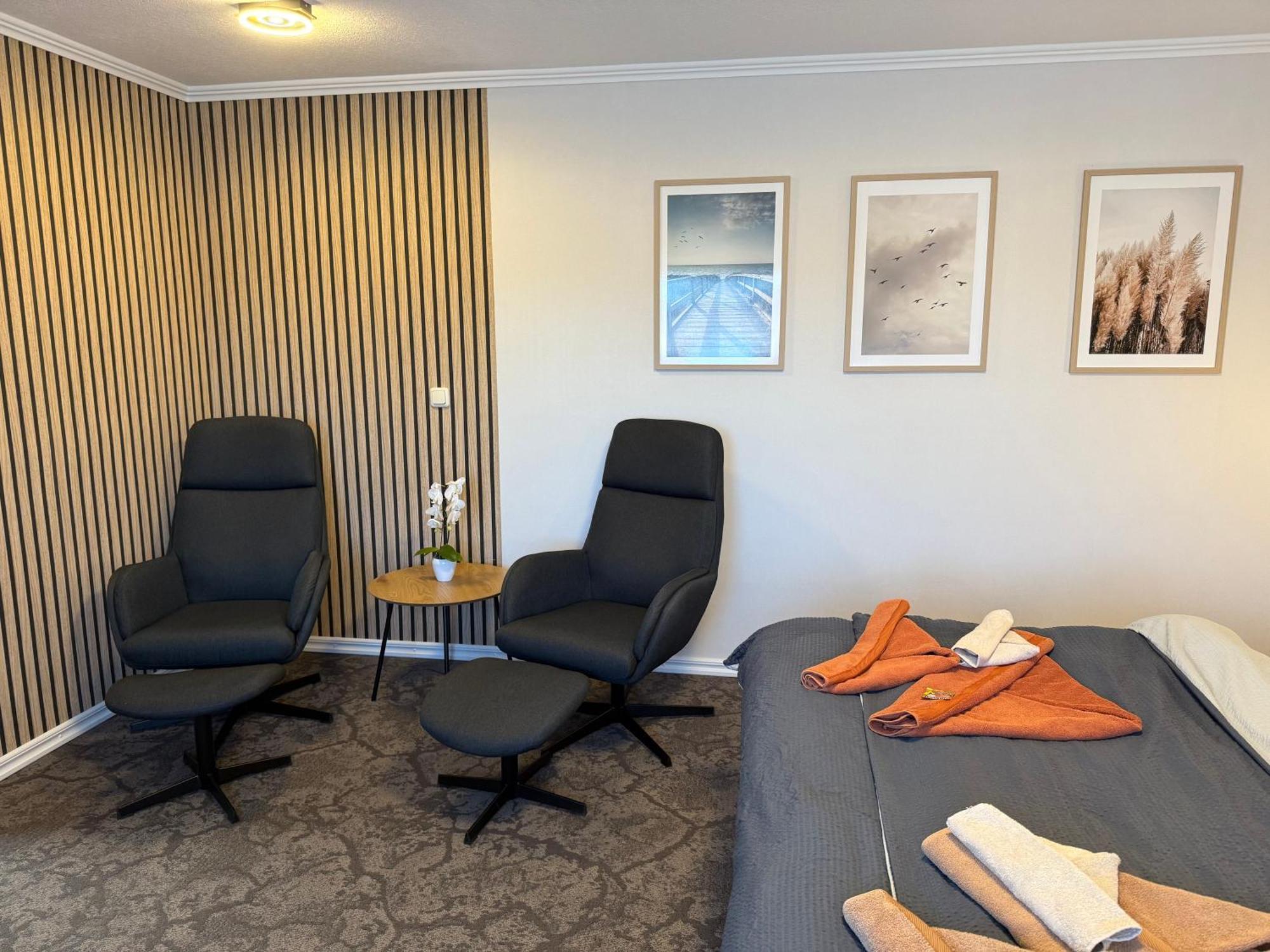 Hotel Peters Neuharlingersiel Extérieur photo